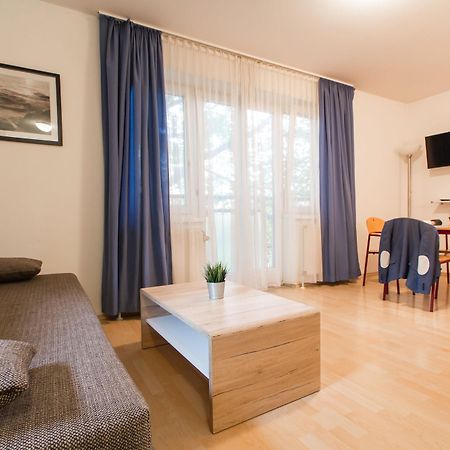 Apartmenthaus Hietzing I Contactless Check-In Vienna Esterno foto
