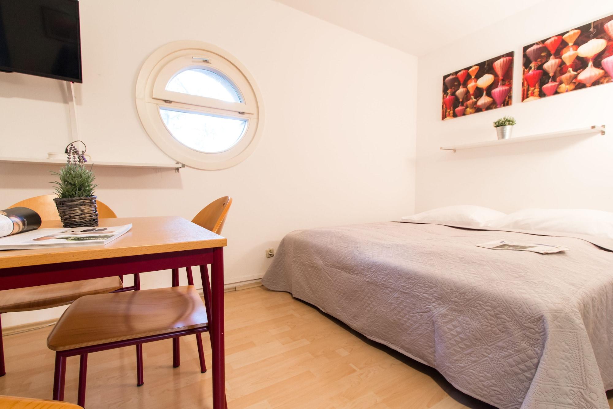 Apartmenthaus Hietzing I Contactless Check-In Vienna Esterno foto
