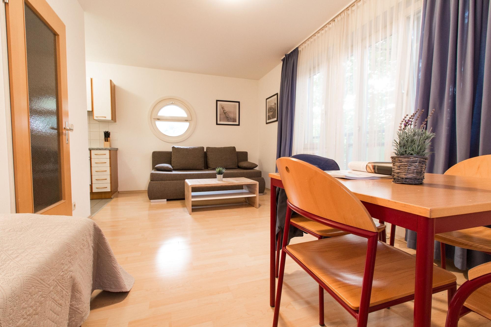 Apartmenthaus Hietzing I Contactless Check-In Vienna Esterno foto