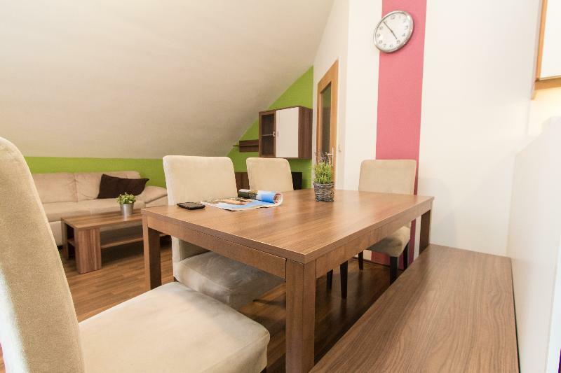 Apartmenthaus Hietzing I Contactless Check-In Vienna Esterno foto