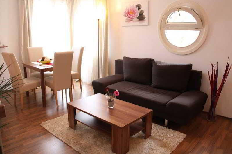 Apartmenthaus Hietzing I Contactless Check-In Vienna Esterno foto